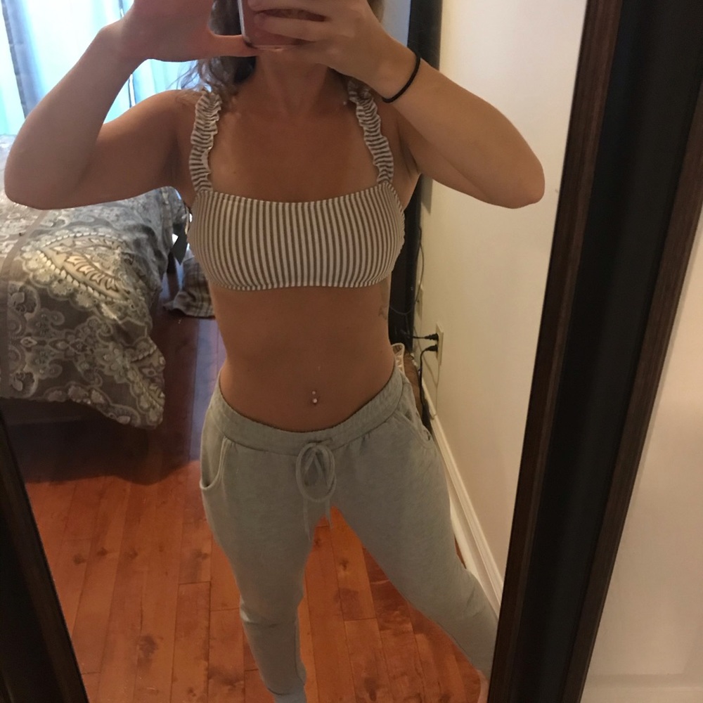 NW Abercrombie & Fitch ruffle strap bikini top